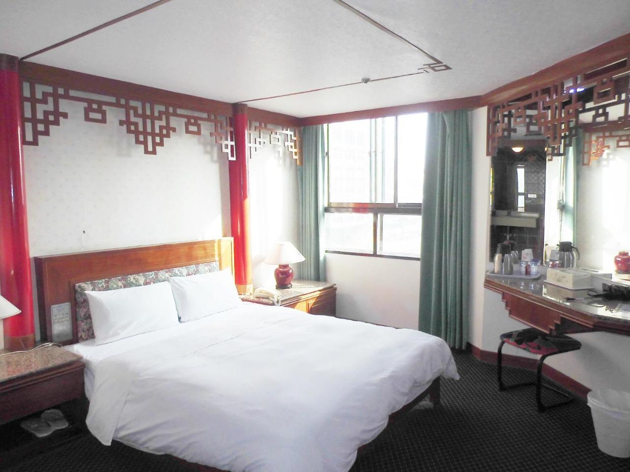 โมเดิร์น พลาซ่า โฮเต็ล Hotel เกาสง ภายนอก รูปภาพ